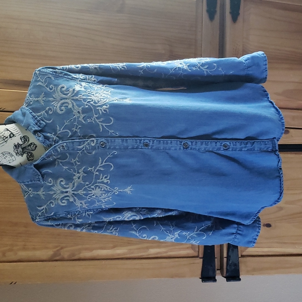 Reba McIntyre Denim Embroidery Shirt